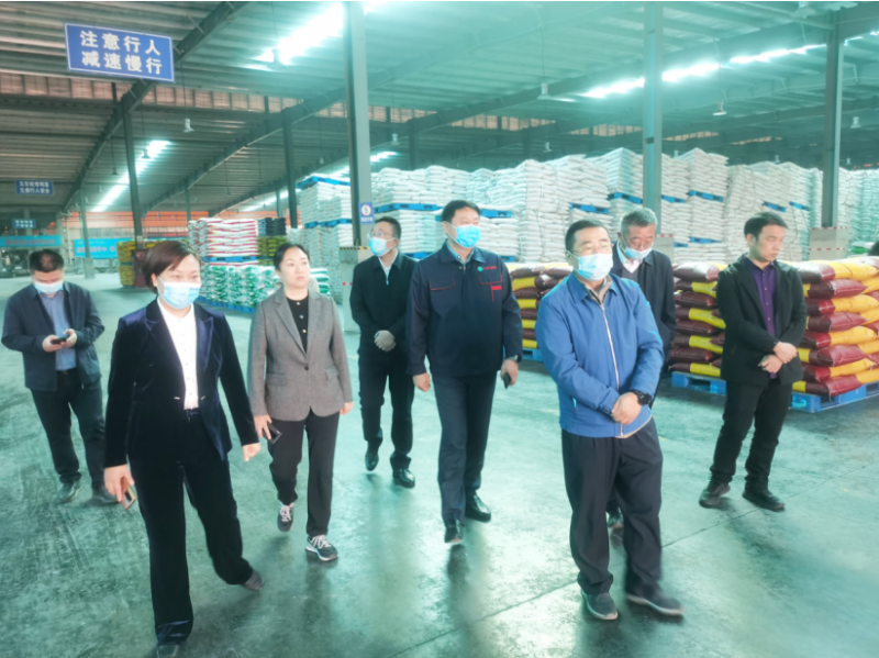 呂修濤一行蒞臨安陽萬莊新肥科技有限公司調研工作